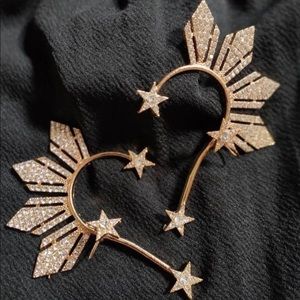 1 Pair (two earcuff) Miss Universe Philippines Catriona Gray Ear Cuff, (CZ)